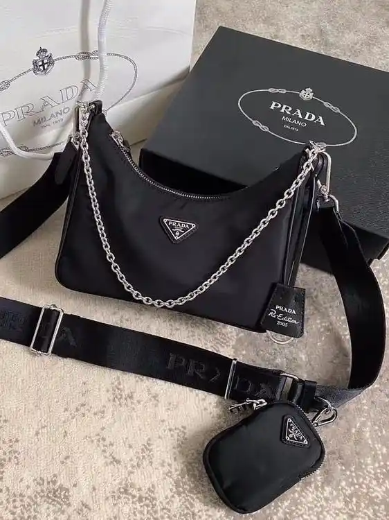 Prada Re-Edition 2005 Nylon Handbag Women's Party bag with Pouch Black