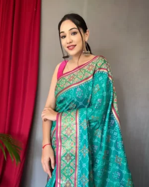 Patola Silk Sari Meenakari Weave Women's Saree Tassels Green Magenta