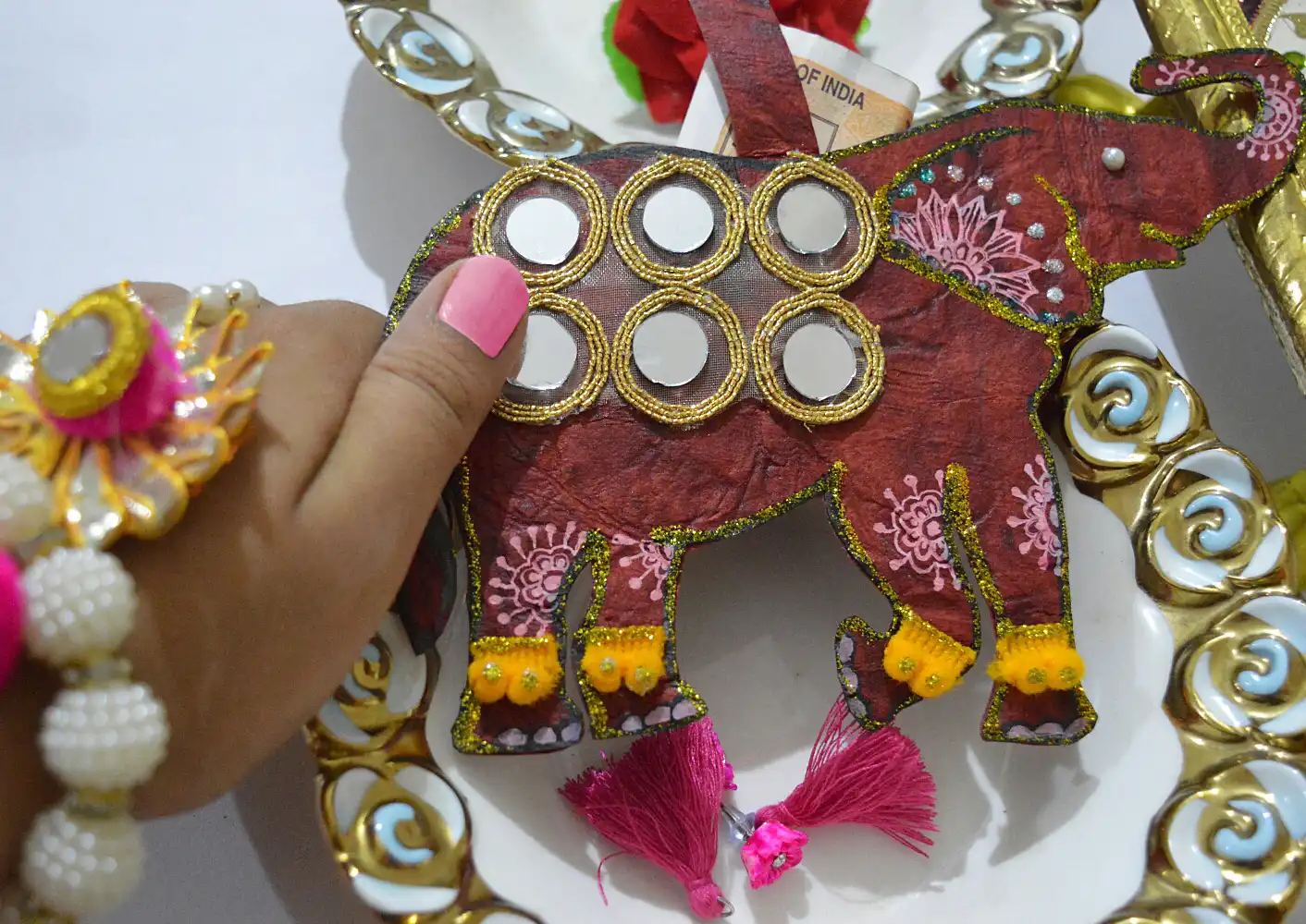 Red-elephant-money-note-card Red-elephant-money-note-card