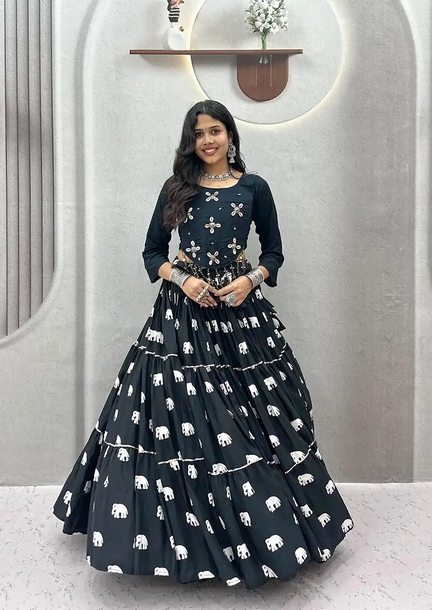 Women's Black Cotton Lehenga Choli Set Heavy Hand Kodi Work 9 Mtr Flare Garba & Navratri Collection Women's Black Cotton Lehenga Choli Set Heavy Hand Kodi Work 9 Mtr Flare Garba & Navratri Collection